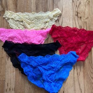 Victoria’s Secret Cheekini small